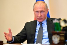 Путин  не исключает ухода на карантин: в окружении президента есть больные коронавирусом