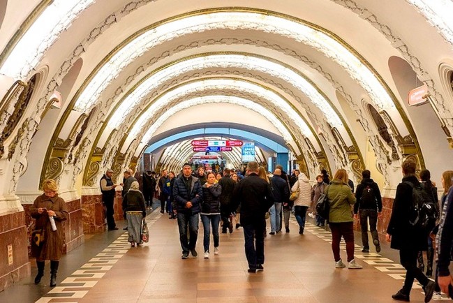 Нехватка средств и системный кризис тормозят развитие петербургского метро