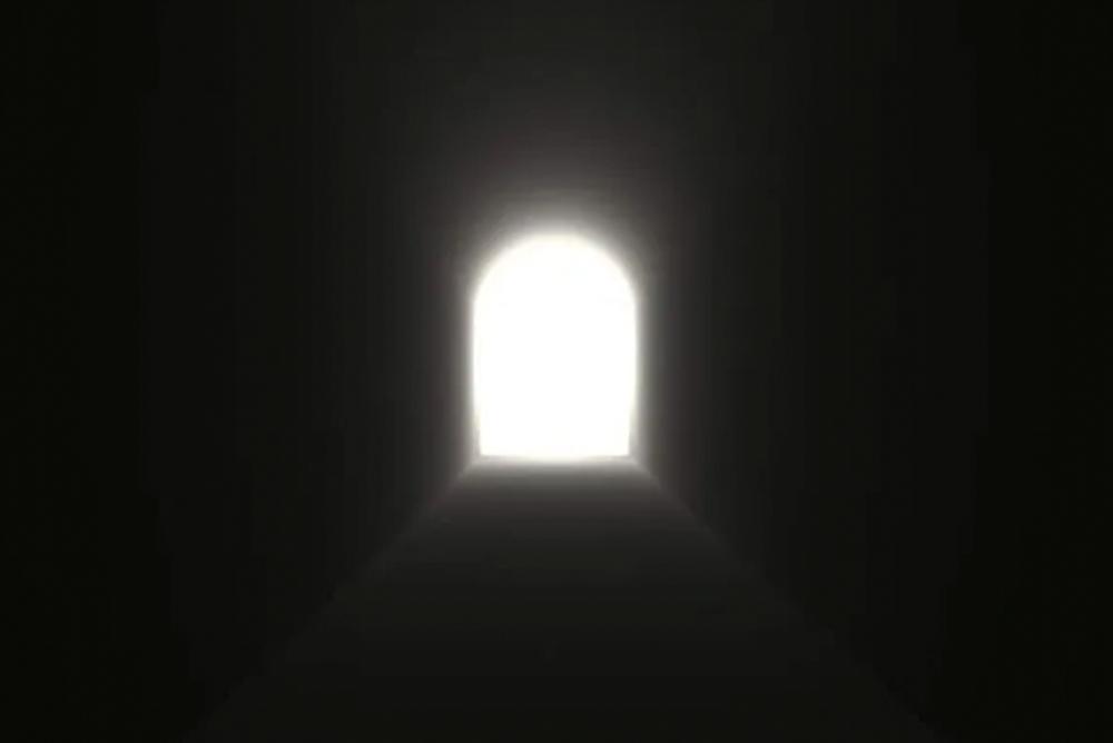 Таинственные переживания: Загадка света в конце туннеля во время клинической смерти