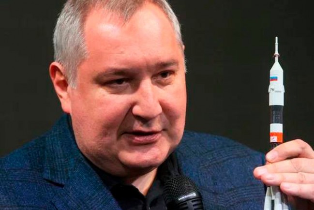 Дмитрий Рогозин и ракета-носитель «Союз»